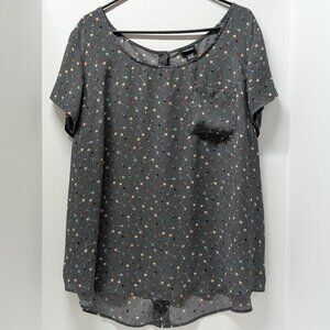 Torrid Abbey - Arrow Georgette Button Back Blouse in Playful Arrows